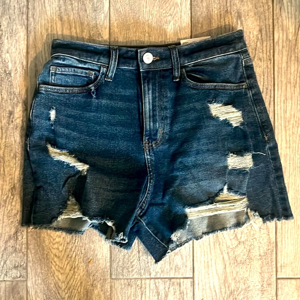 SO boyfriend short, size 9 super high rise 4-in. inseam. New with tags